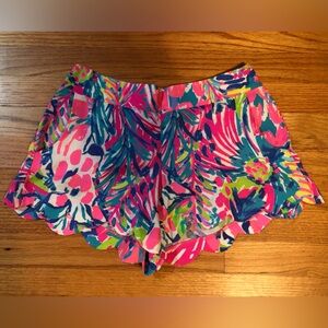 EUC Lilly Pulitzer Dahlia shorts size Small